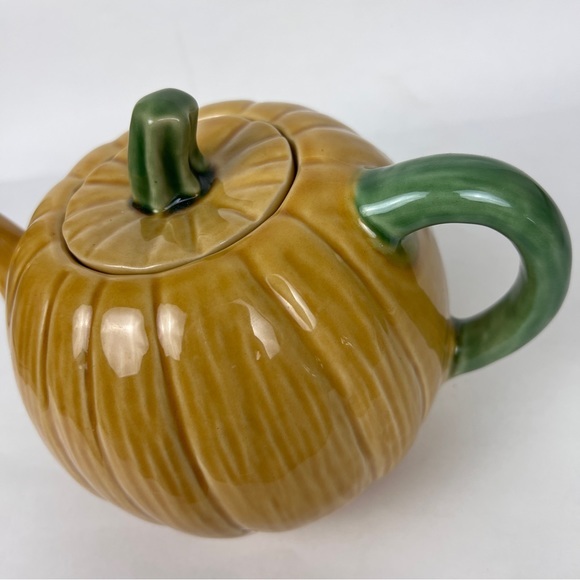Bordallo Pinheiro Quirky Pumpkin Gourd Ceramic Tea Pot - Picture 3 of 6